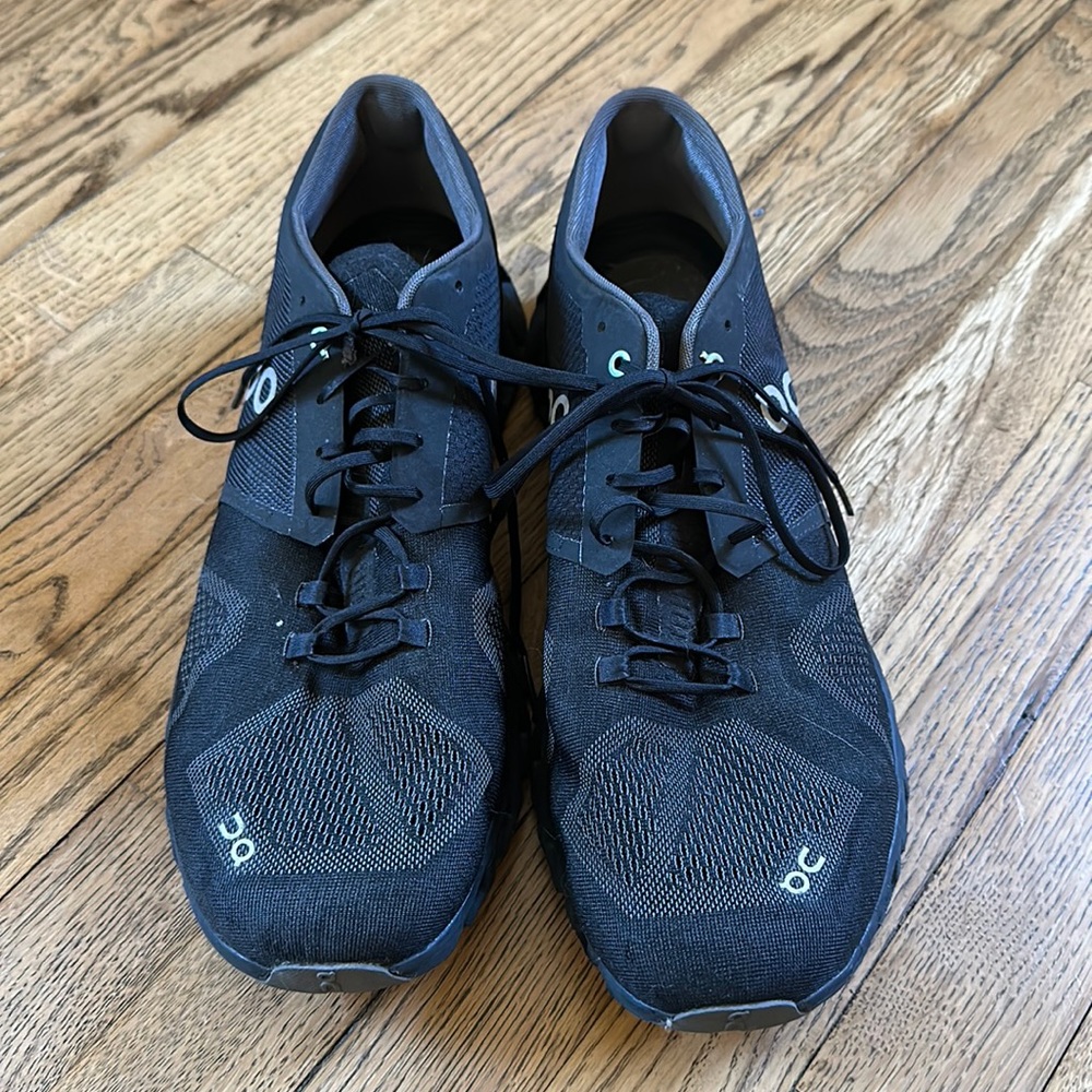 Men’s On Cloud running shoes size 14 worn once great condition